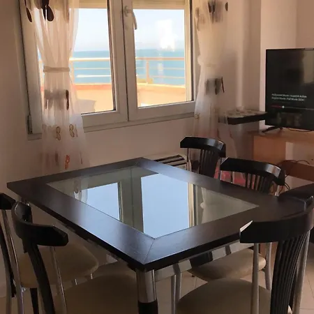 Val 'vlora Lungomare Apartment *