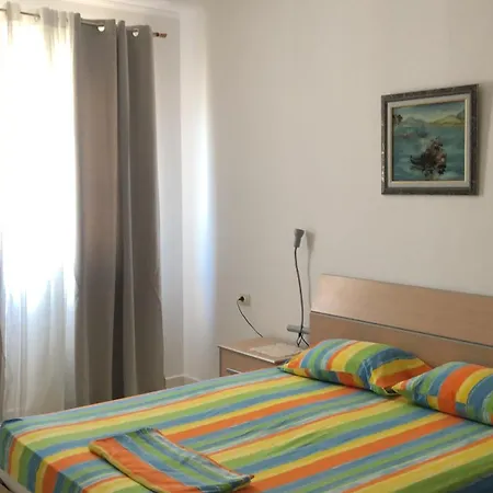 Val 'vlora Lungomare Apartment *