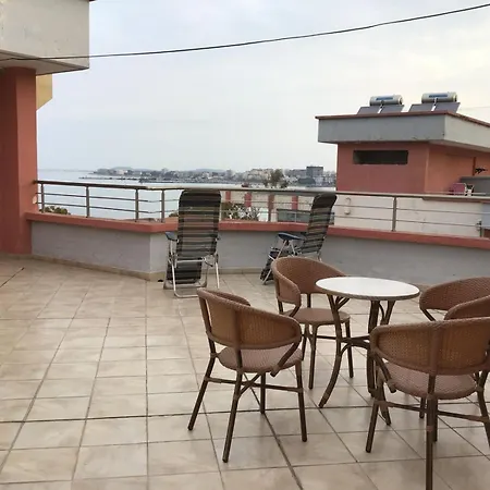 Val 'vlora Lungomare Apartment *