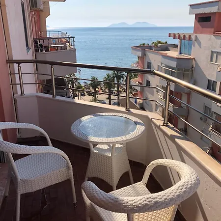 Val 'vlora Lungomare Apartment Vlorë